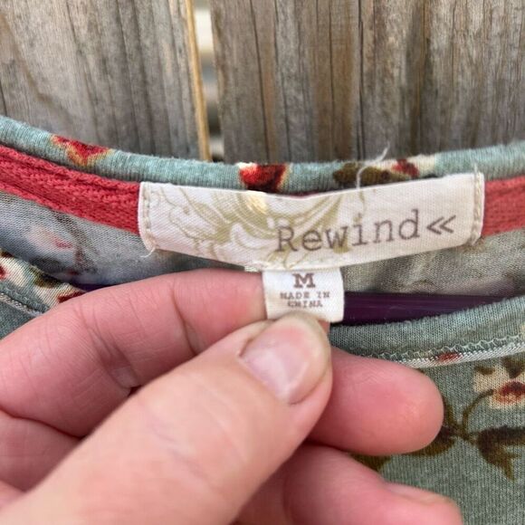 Rewind blouse short sleeve lace edges size medium - Picture 4 of 7